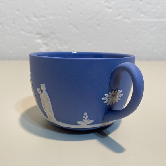 Wedgwood Blue Jasperware Teacup with White Motif - Picture 5 of 8